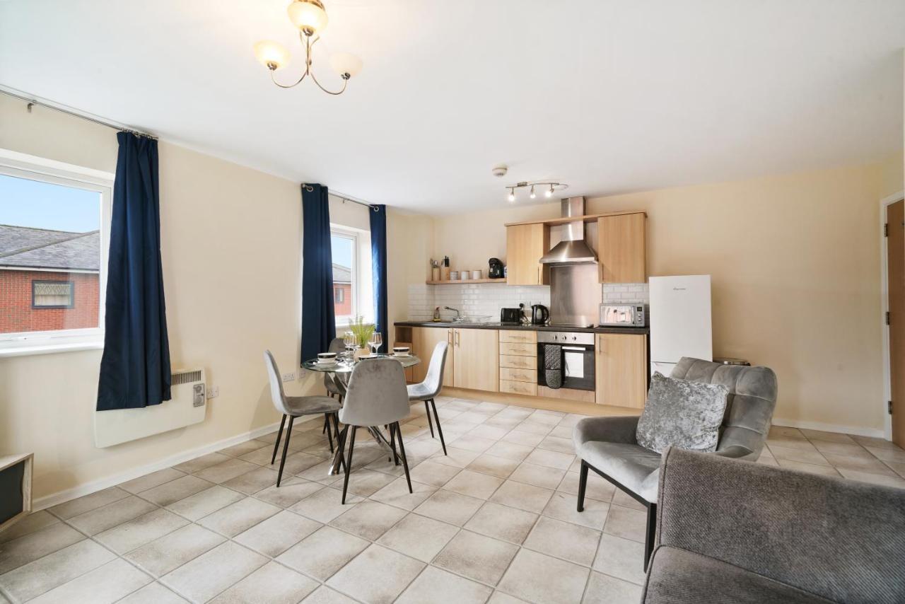 Peaceful 2Br Flat With Historic Bottle Kilns View & Free Parking Located Near City Centre Stoke-on-Trent Eksteriør billede