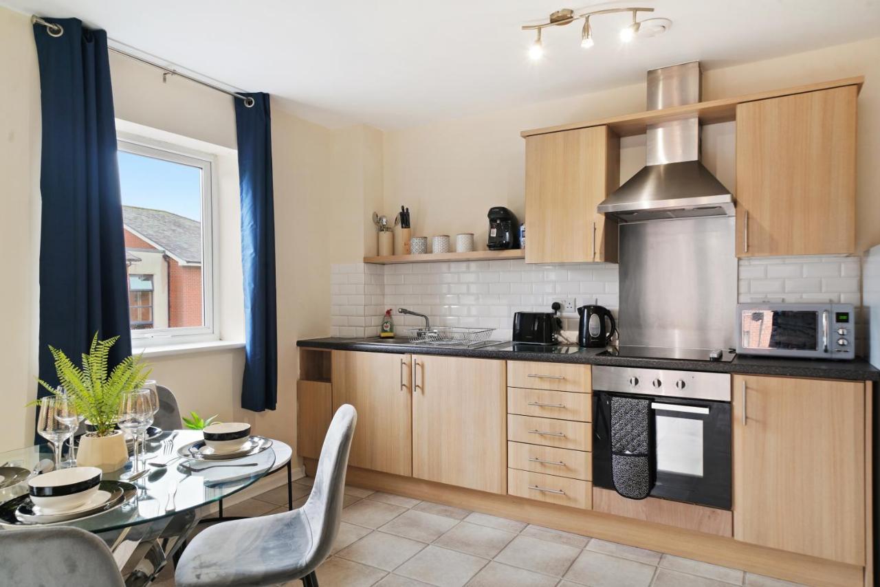 Peaceful 2Br Flat With Historic Bottle Kilns View & Free Parking Located Near City Centre Stoke-on-Trent Eksteriør billede