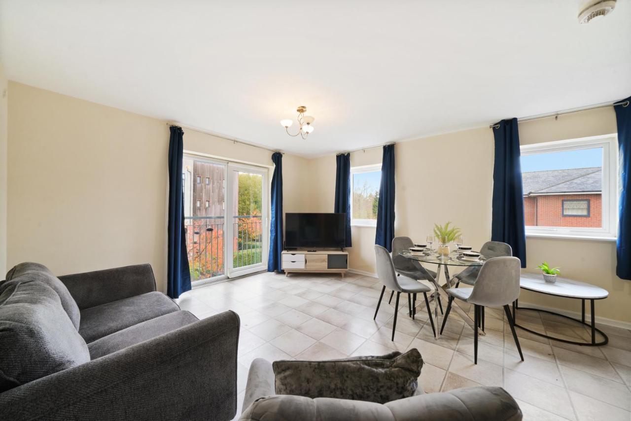 Peaceful 2Br Flat With Historic Bottle Kilns View & Free Parking Located Near City Centre Stoke-on-Trent Eksteriør billede